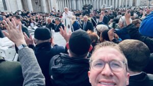 Beto Fantinel em Roma acompanhando a passagem do papa Francisco