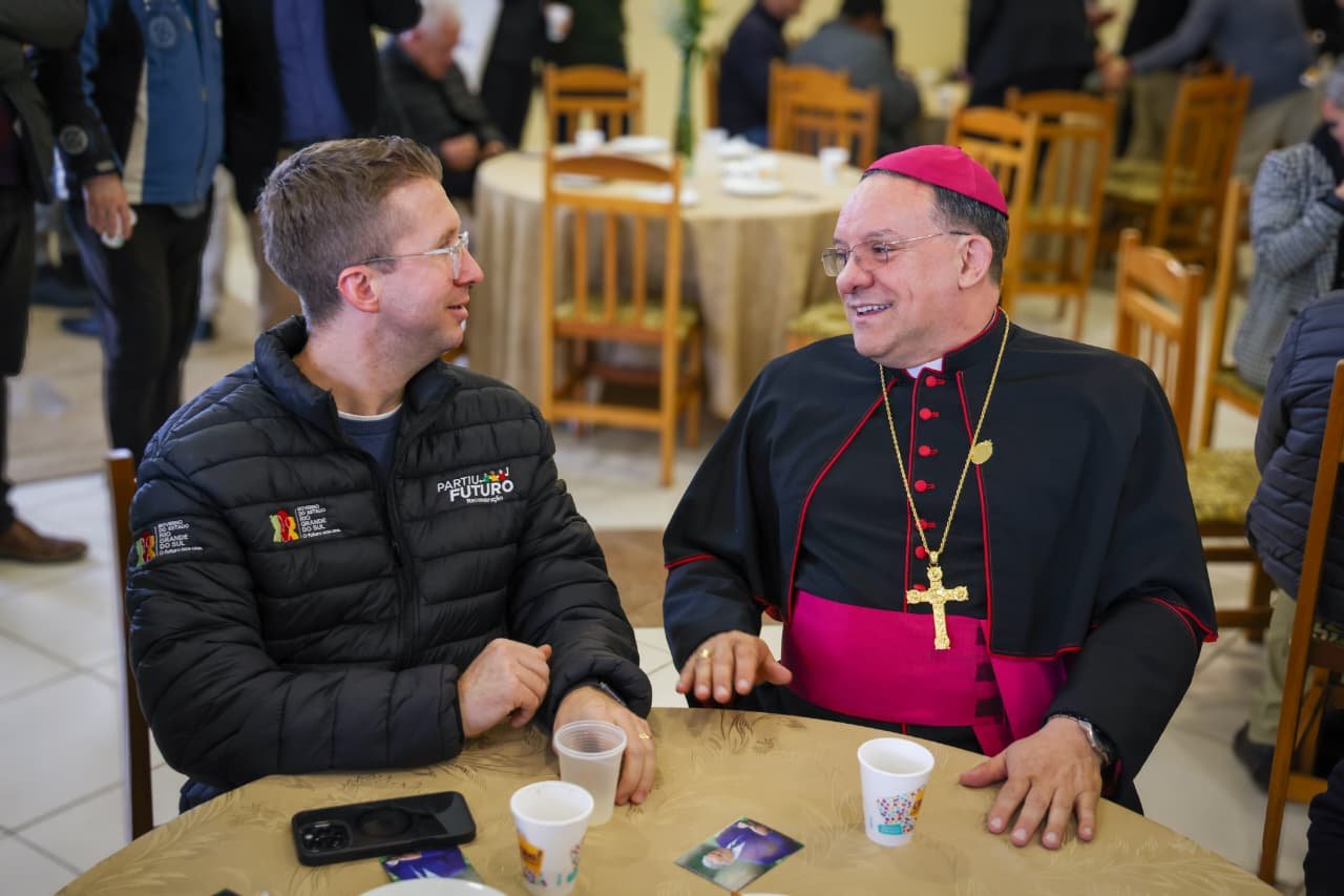 Beto Fantinel participa de encontro sobre turismo religioso e celebra um ano da Medianeira como Rainha do Povo Gaúcho