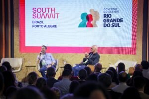 Beto Fantinel e Lucas Baldisserotto no palco do South Summit