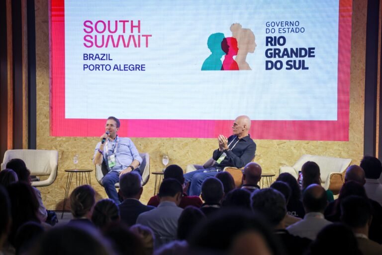 Beto Fantinel e Lucas Baldisserotto no palco do South Summit